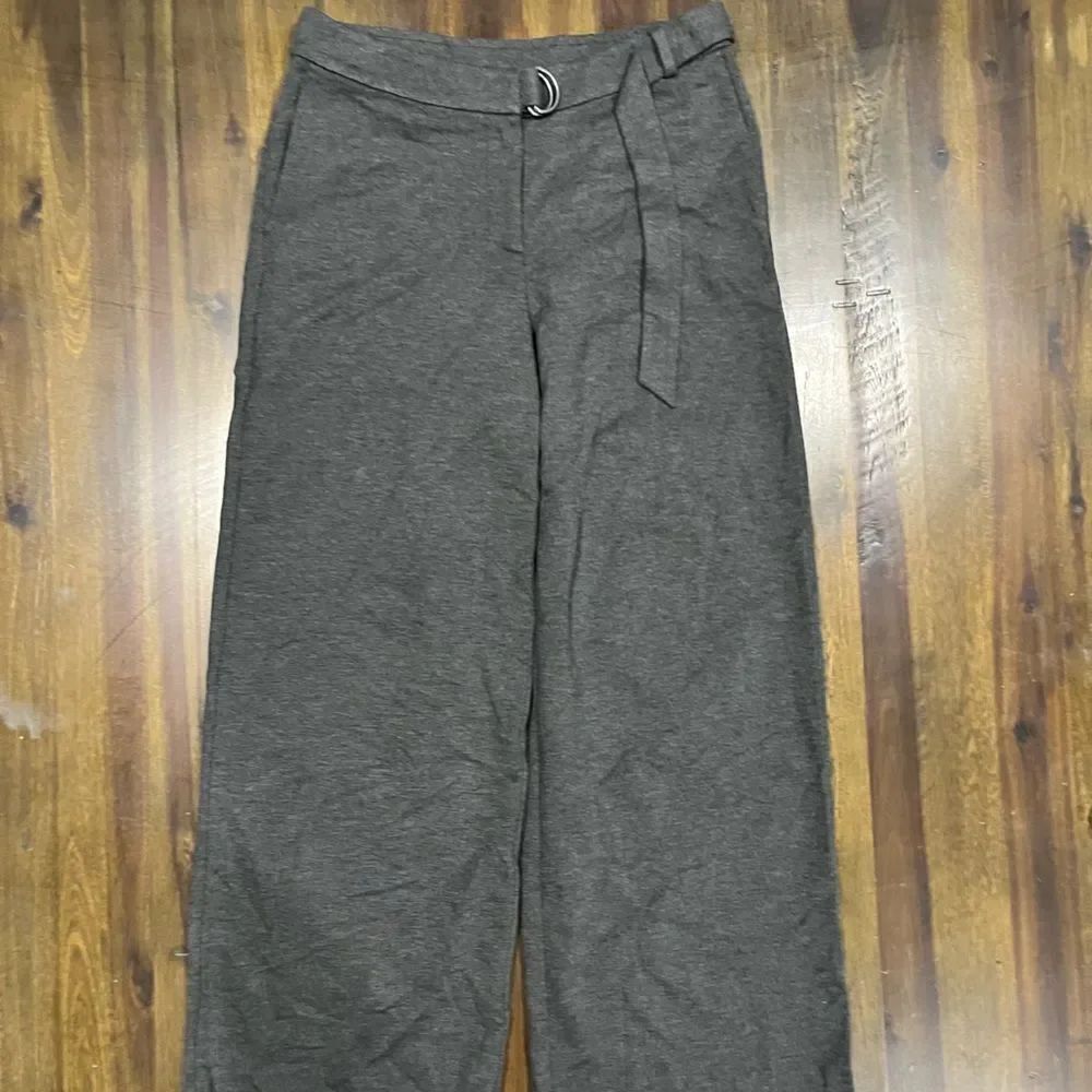 J.
Jill Belted Full Leg Cropped Trousers - Size 4